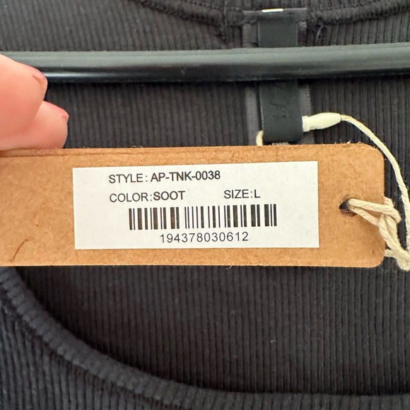 Skims black tank - Picture 3 of 3